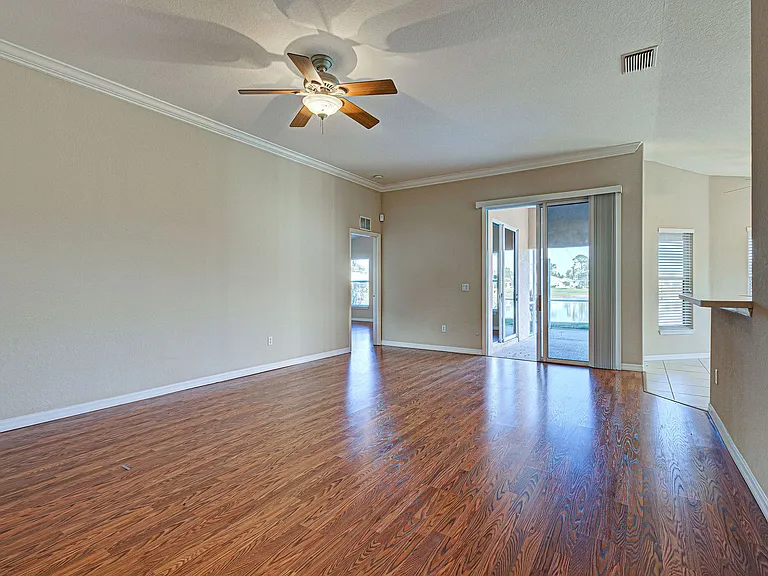 2134 Boxwood St — Photo 18