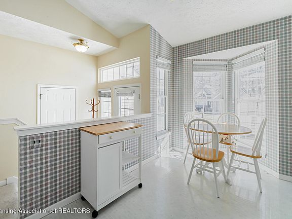 5th image of 23 Aviemore Dr