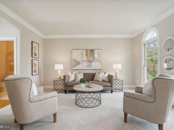 4th image of 8000 Hollington Pl