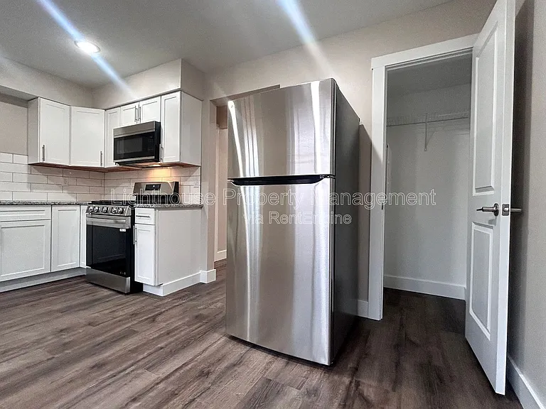 2875 Taft Ave SW #8 — Photo 8
