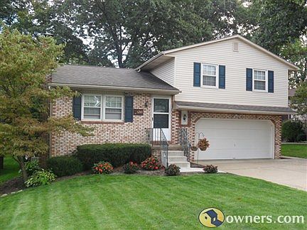 A Beautifully Renovated Lake Cable Home!