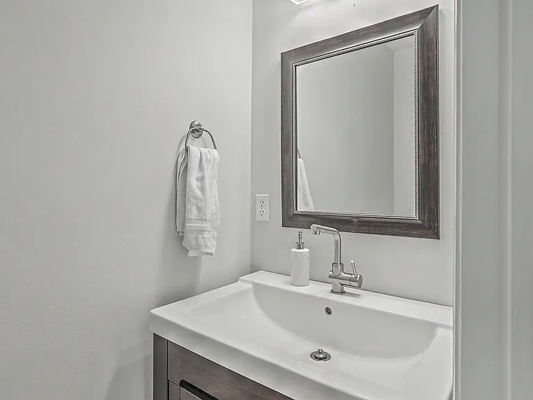 549 Tayrn Dr — Photo 6