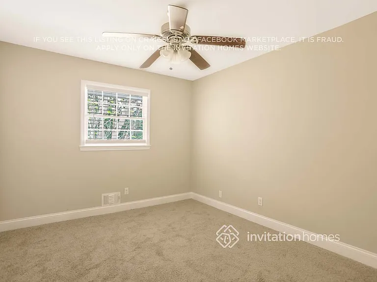 3245 Tulip Dr — Photo 10