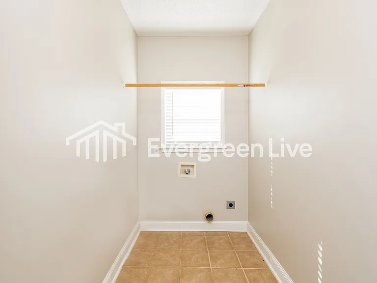 9216 Windsor Lake Blvd — Photo 11
