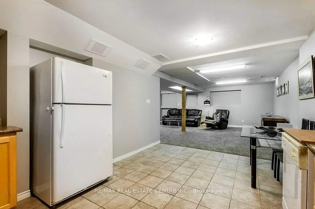 2 bed, $1,600 — Photo 3