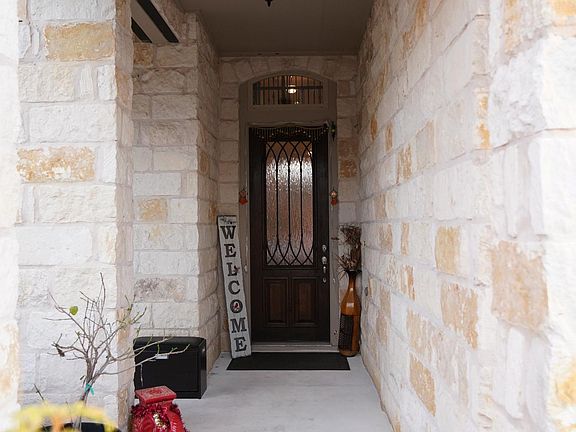 5th image of 2404 Muzzie Ln