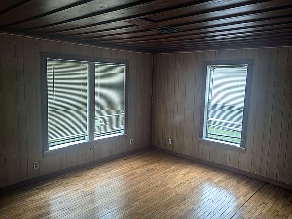 3rd image of 1812 E Young Ave