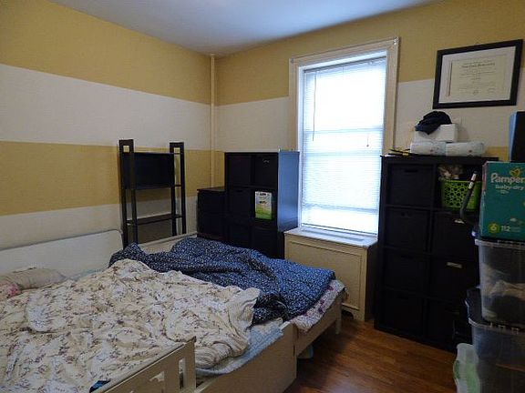 2nd image of 2915 Dorothy Pl APT 1R