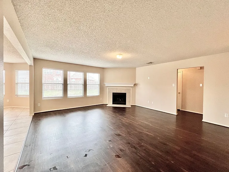 9925 George Washington Dr — Photo 3