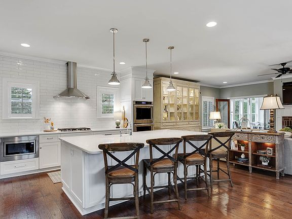 5th image of 3011 Cecil Lewis Dr