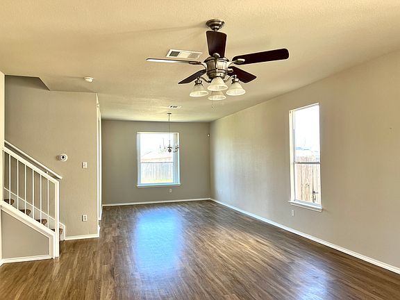4th image of 204 Baldwin St
