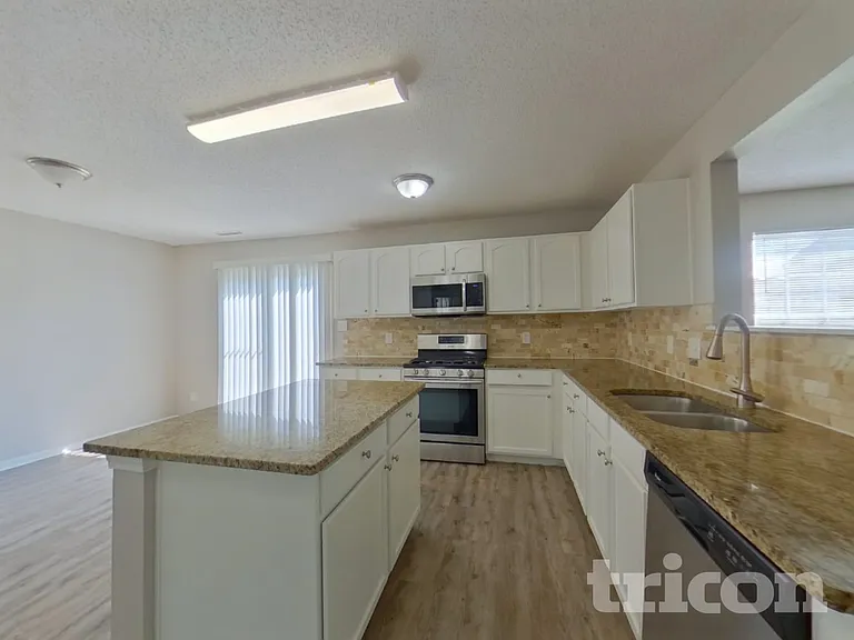 5104 Mintvale Dr — Photo 6