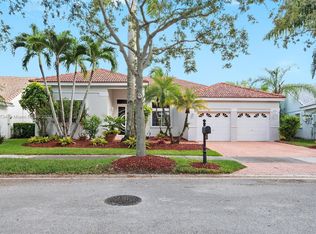 646 Heritage Dr, Fort Lauderdale, FL 33326