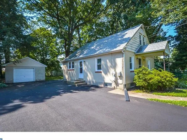 2024 Garfield St, Croydon, PA 19021