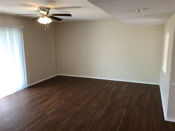 4th image of 4910 Palomino Ln