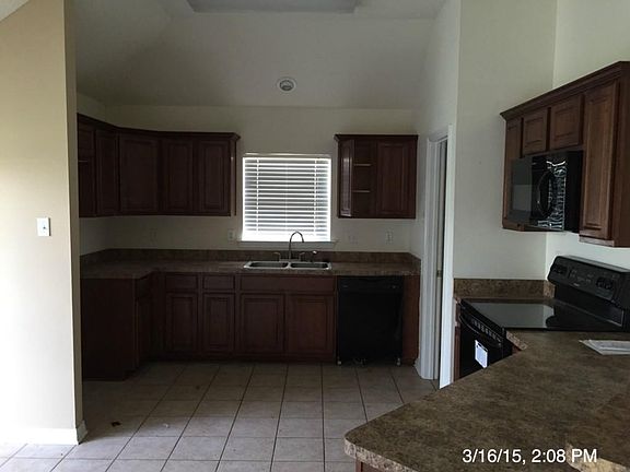 3rd image of 112 Cottage Grove Dr