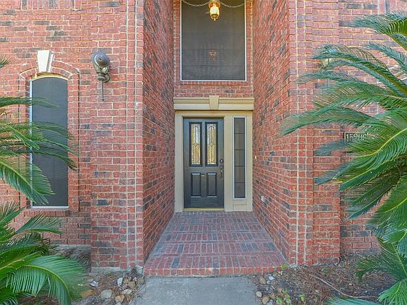 2nd image of 15206 Evergreen Knoll Ln