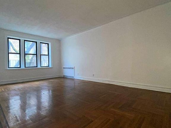 4th image of 360 E 19th St #D