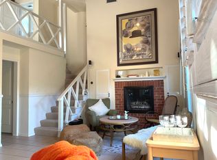 5261 Cahuenga Blvd, North Hollywood, CA 91601