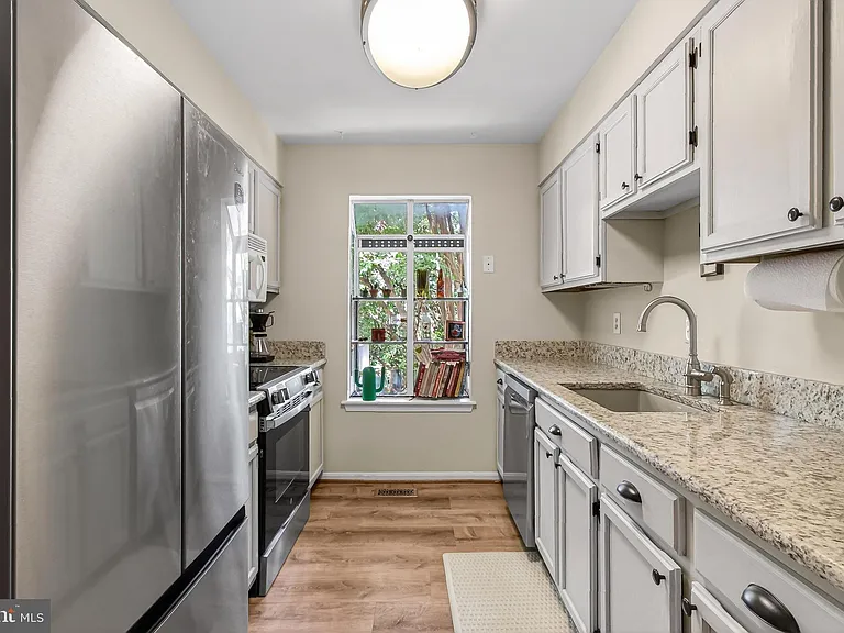 9694 Poindexter Ct — Photo 10