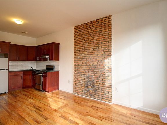 4th image of 368 Hancock St APT 3
