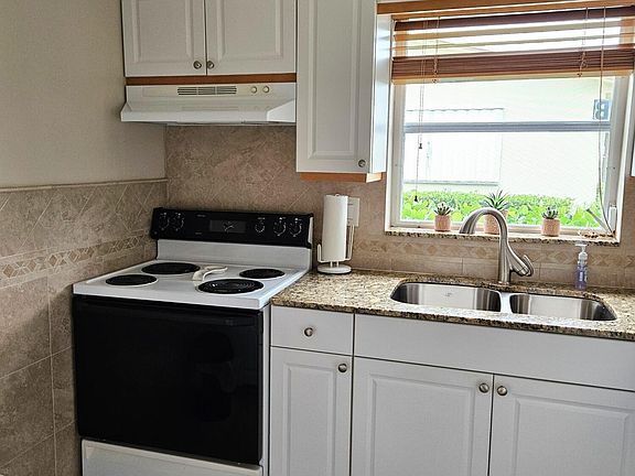 5th image of 2580 Emory Drive E #B