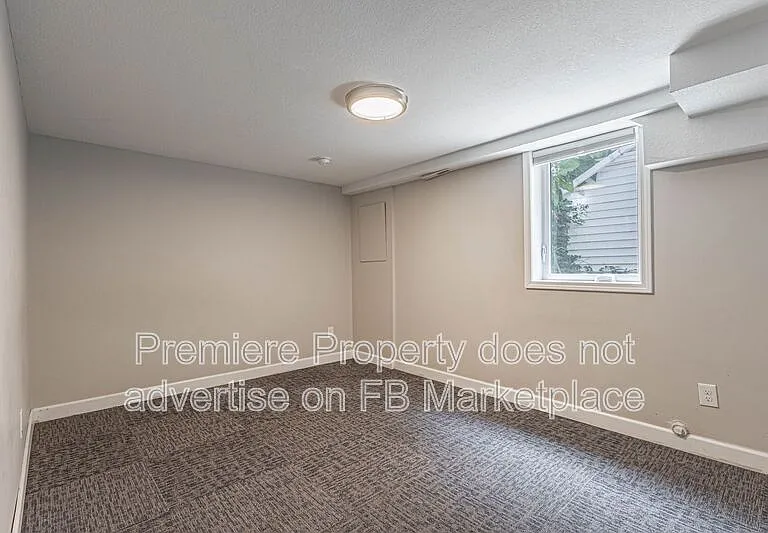 239 S Mill St — Photo 12
