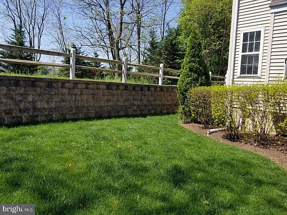 2nd image of 80 Granite Ln #1