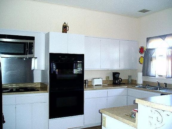 KITCHEN NICE APPLIANCES