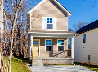923 Oak Ln, Clarksville, TN 37040