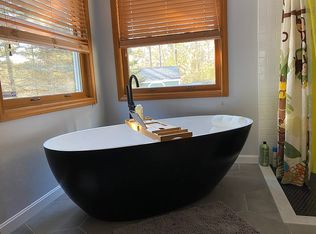 34 Goldsmith Rd, Wilton, NH 03086