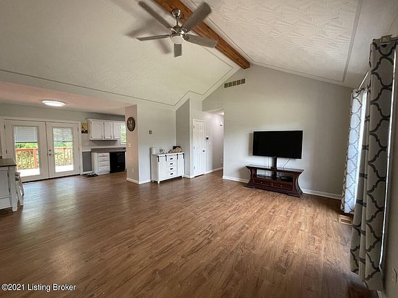 3rd image of 343 River Oaks Dr