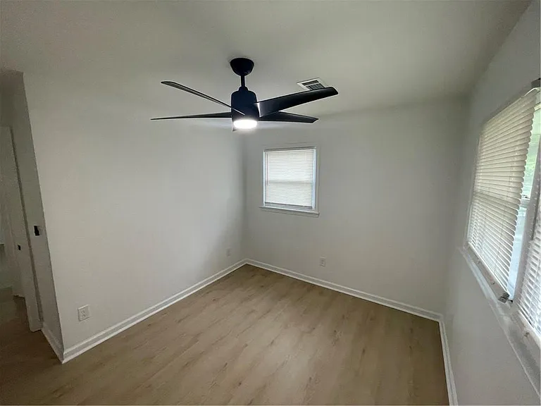 500 Hutchens Rd SE — Photo 37
