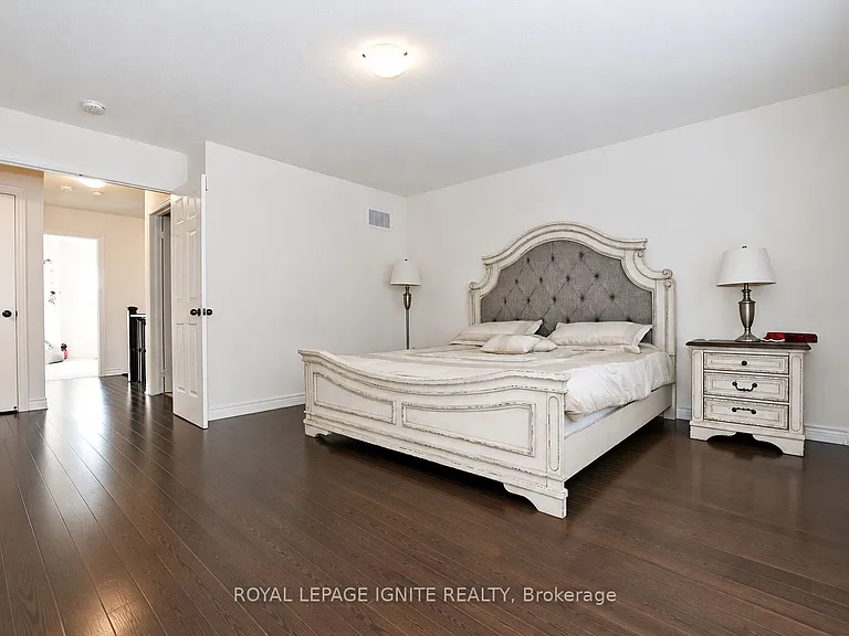 28 Foxberry Rd — Photo 7