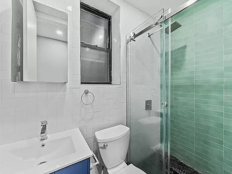 763 Seneca Ave #2R — Photo 3