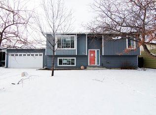 805 Rockwood Dr, Gillette, WY 82716