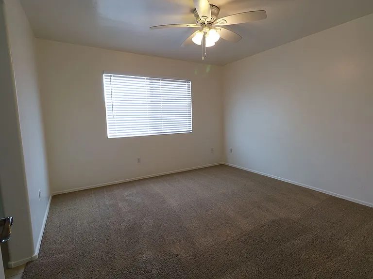 1696 W Blue Horizon St — Photo 7