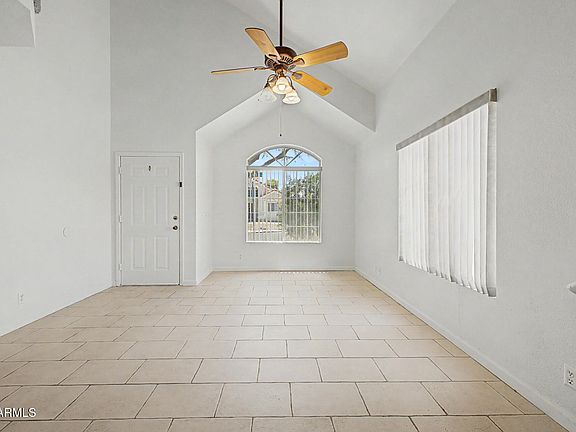 4th image of 822 W BRADFORD Drive