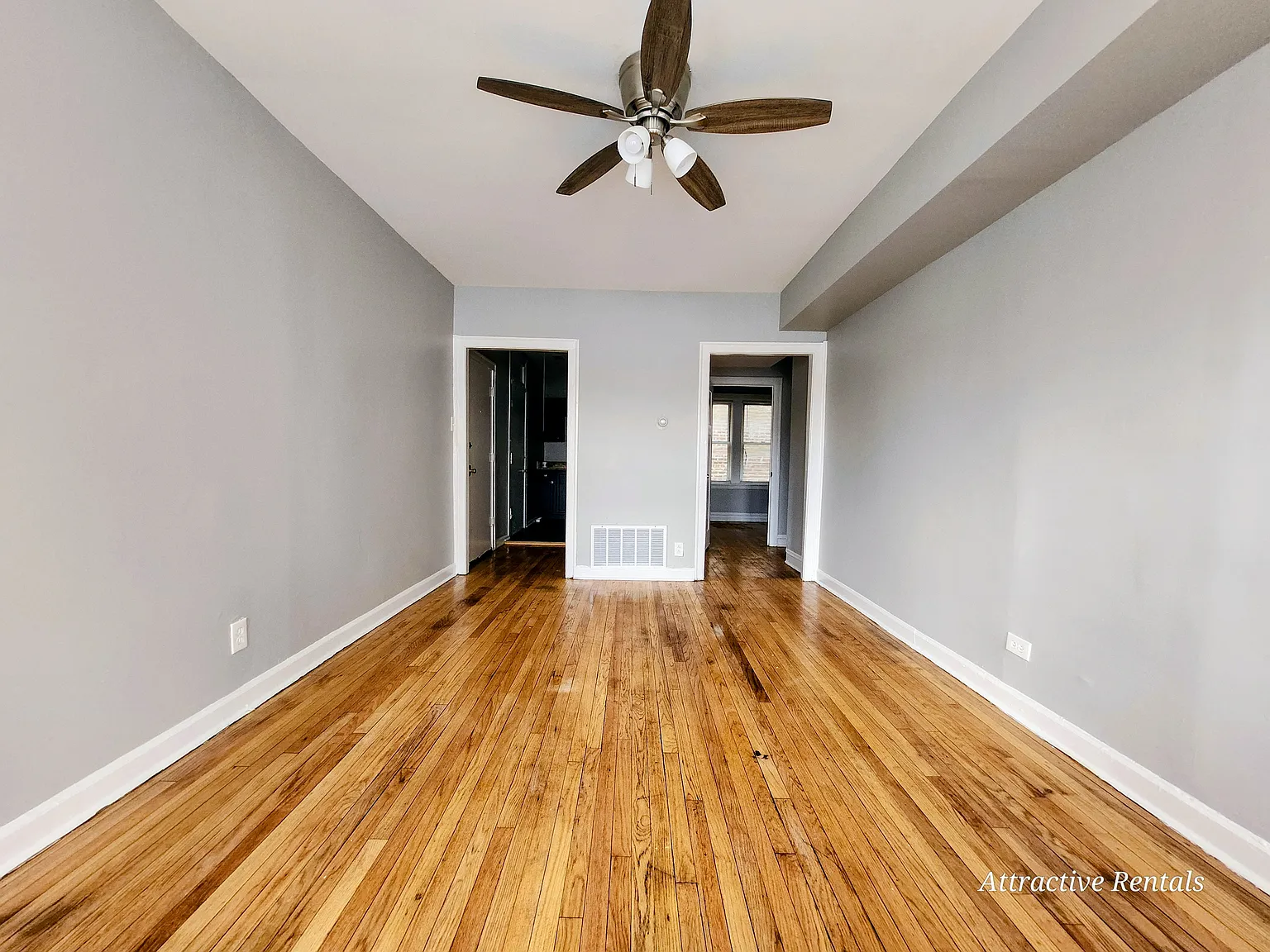2 bed, 950 sqft, $1,400 — Photo 2