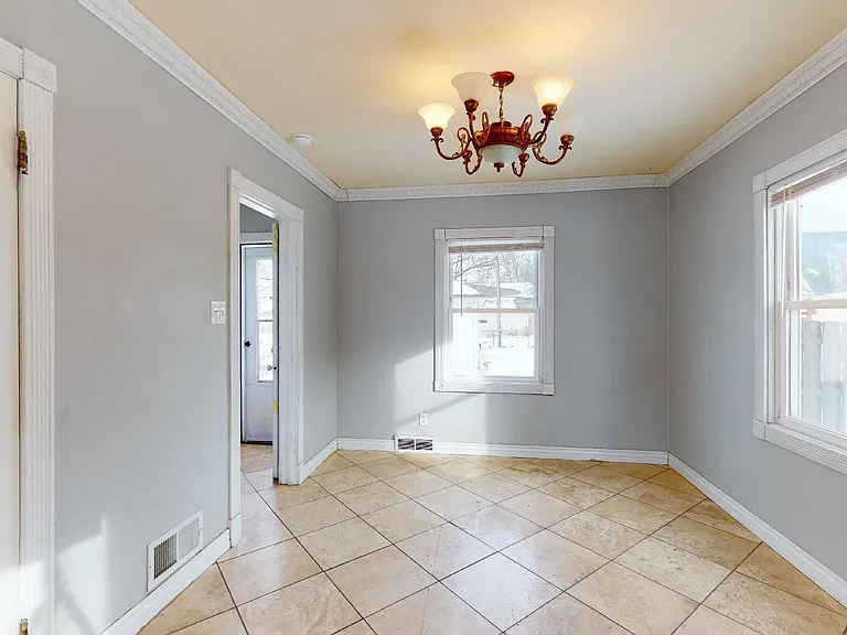 912 Grand Ave — Photo 4