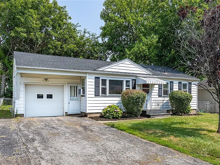 138 Clark Ave — Photo 1