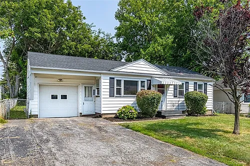 138 Clark Ave Photo 1
