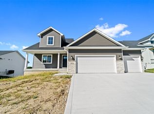 1810 Crabapple Ln, Granger, IA 50109