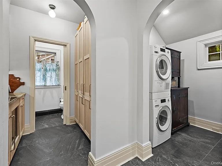 11 Maple Ave — Photo 6