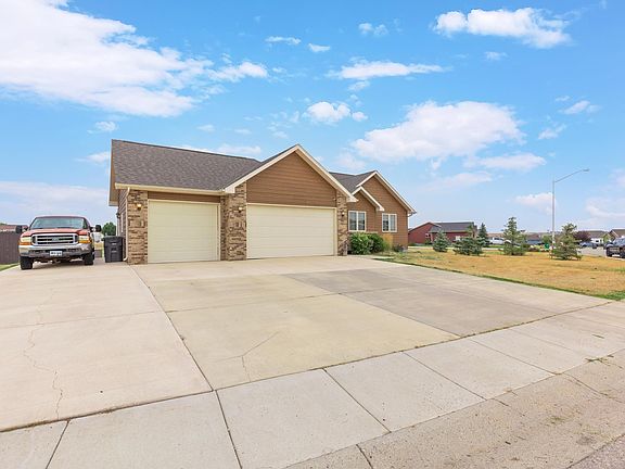 3rd image of 22743 Partridge Ln