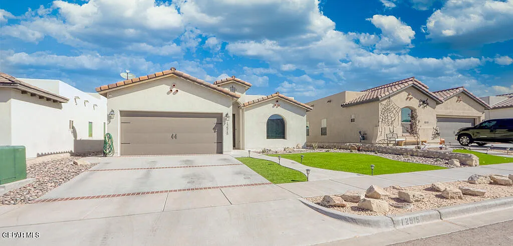 3 bed, 2.0 bath, 1446 sqft, $1,925 — Photo 2