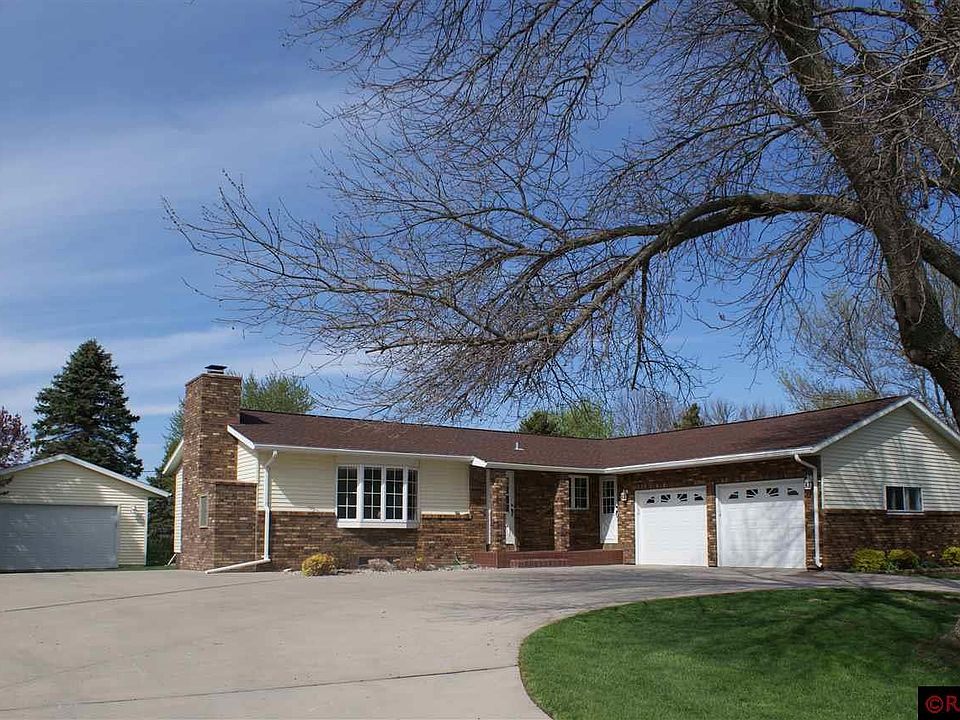 1st image of 105 Willow Ln