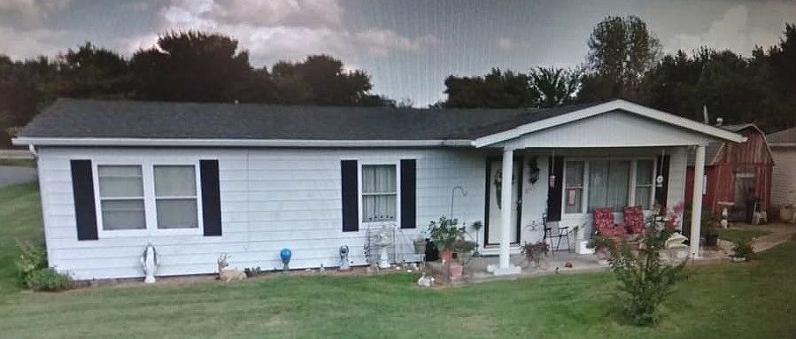1st image of 1202 S Edwardsville St