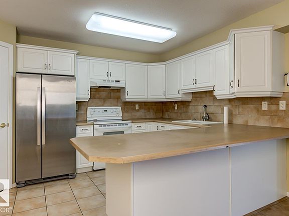 3rd image of 8942 156th St NW #312