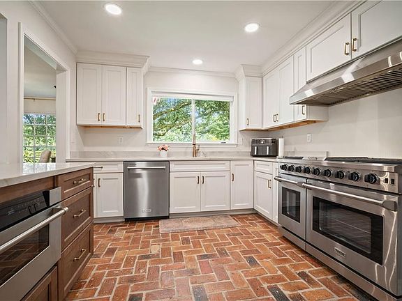 2nd image of 700 Eliza Jordan Rd N